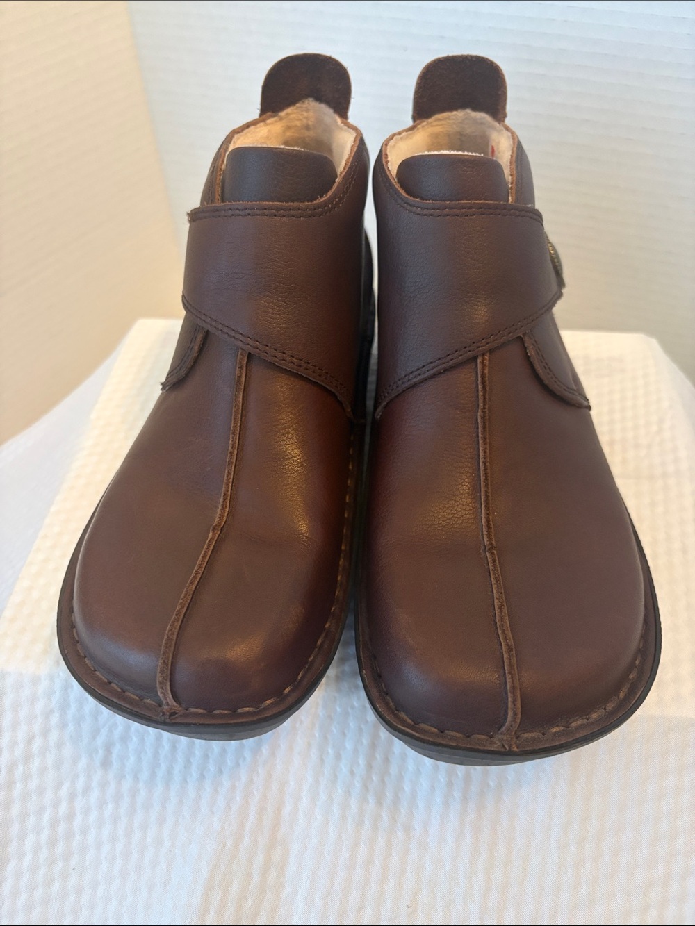 NEW Alegria Caiti Leather Boots – Brown Wrap Ankle Booties Size 38 (8-8.5) - Picture 4 of 8